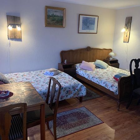 Rueuetli - Cute Old Town Apartment - 2 Big Beds, Free Parking Tartu Exterior photo